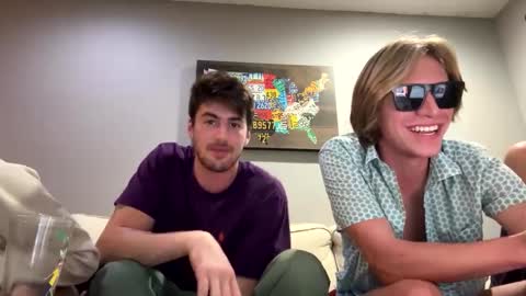 Snapshot of college_packing_8 chatting on October 8, 1:35 am college_packing_8 online show from October 8, 1:35 am