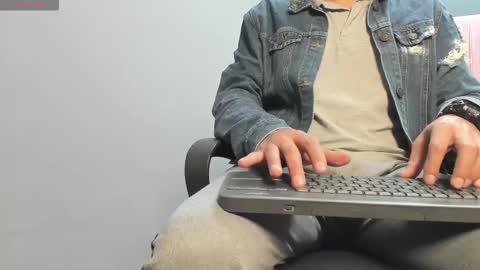 colombiachatur online show from January 17, 7:01 pm