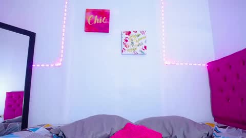  Nahomi  online show from December 17, 12:12 am