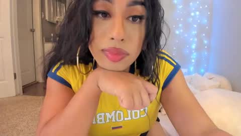 Snapshot of colombiantexas chatting on February 15, 8:11 pm ........ Instagram Lorysexys online show from February 15, 8:11 pm