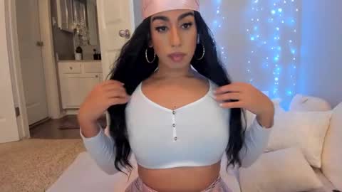 Snapshot of colombiantexas chatting on January 12, 11:15 pm ........ Instagram Lorysexys online show from January 12, 11:15 pm