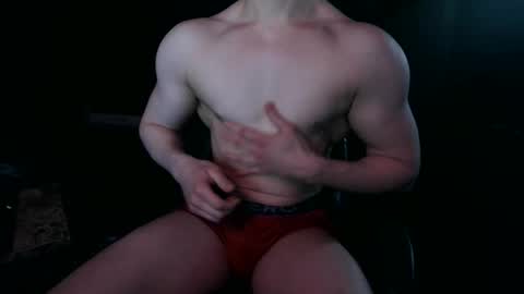 colossaltitann online show from April 8, 5:21 am