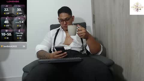 coltonmassif_ online show from March 26, 8:41 am