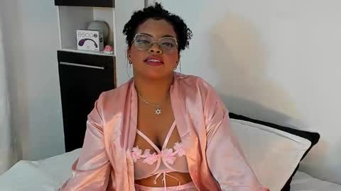 conielaurenth online show from December 3, 10:05 am