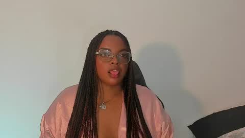 conielaurenth online show from July 14, 3:33 am