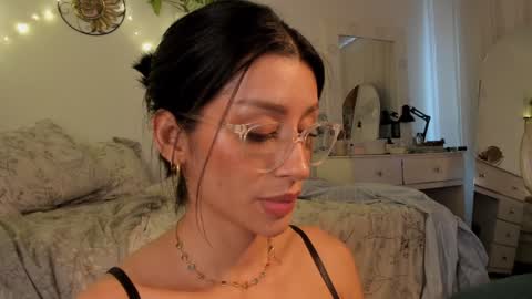 Snapshot of connie_deep chatting on February 8, 4:14 pm connie online show from February 8, 4:14 pm