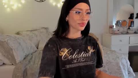 Snapshot of connie_deep chatting on February 9, 1:14 pm connie online show from February 9, 1:14 pm