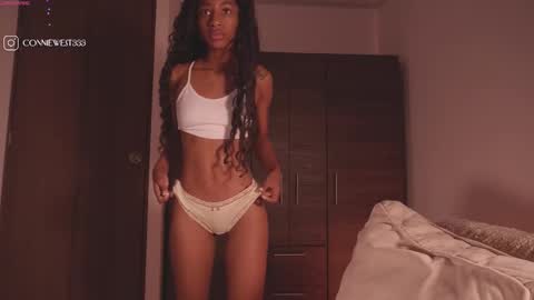 Snapshot of connie_west0 chatting on October 10, 10:58 pm   independent model online show from October 10, 10:58 pm