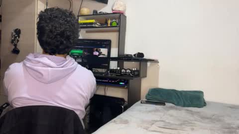 Snapshot of conor_taylor_ chatting on September 20, 3:48 pm conor_taylor_ online show from September 20, 3:48 pm