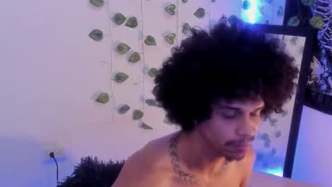 Aaron  online show from November 11, 12:40 pm