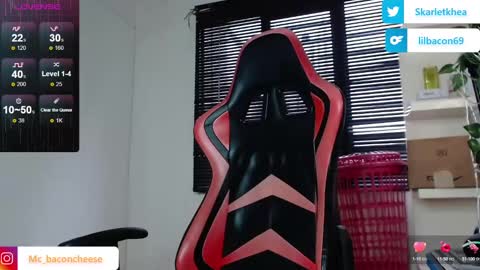 Snapshot of cookinbacon69 chatting on March 12, 7:14 pm Cookinbaconnaked69 its me online show from March 12, 7:14 pm