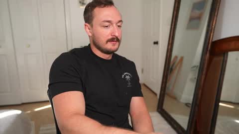 cool_hand_drew online show from November 6, 4:10 pm