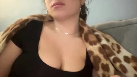 Snapshot of coolcat346 chatting on October 21, 1:00 am coolcat346 online show from October 21, 1:00 am