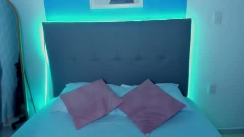 Snapshot of cora22_ chatting on October 14, 12:30 pm CORA online show from October 14, 12:30 pm