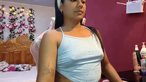 coral0403 online show from April 10, 7:51 pm