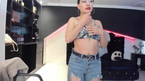 Coral  online show from September 11, 3:02 pm