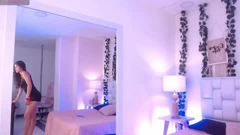 Snapshot of coralgh_ chatting on September 18, 12:31 pm Coral online show from September 18, 12:31 pm