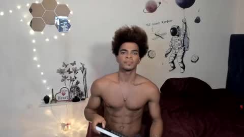 CoreyGlover online show from November 6, 8:50 am