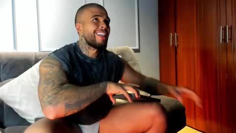 DaveMonsalve online show from February 2, 3:37 am