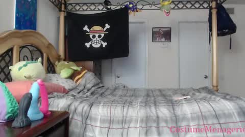 Snapshot of costumemenagerie chatting on February 16, 9:59 pm Amethyst Cox online show from February 16, 9:59 pm