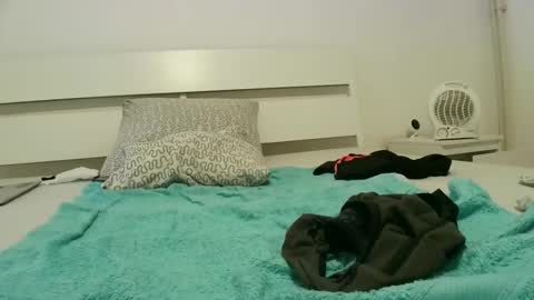 coucou14kl online show from April 11, 5:28 pm