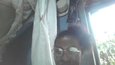 couleur_vanille online show from January 15, 2:48 pm