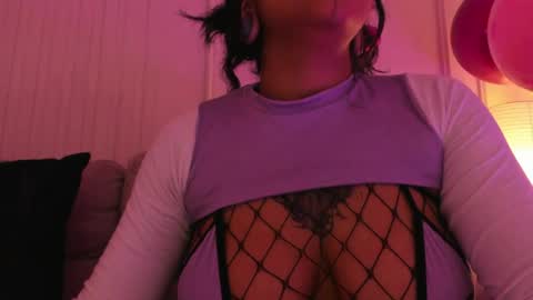 countesslayla online show from May 9, 1:50 pm
