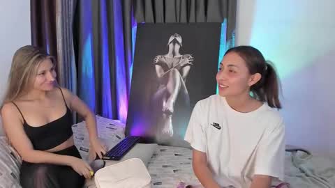 couple_funnyy online show from February 28, 1:31 am