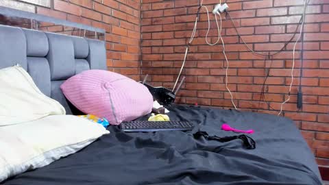 Andrea and Scott online show from October 10, 10:10 am