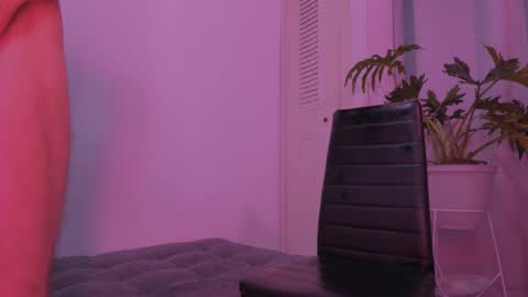 Snapshot of couple_sexxo chatting on September 25, 2:40 am Couple sexxo online show from September 25, 2:40 am