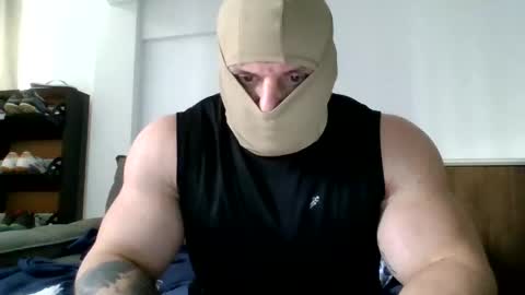 Snapshot of couplemuscle40 chatting on September 10, 12:17 pm couplemuscle40 online show from September 10, 12:17 pm