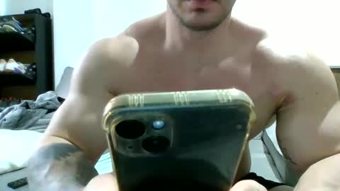 Snapshot of couplemuscle40 chatting on September 22, 11:47 am couplemuscle40 online show from September 22, 11:47 am