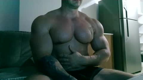 Snapshot of couplemuscle40 chatting on September 25, 11:56 pm couplemuscle40 online show from September 25, 11:56 pm