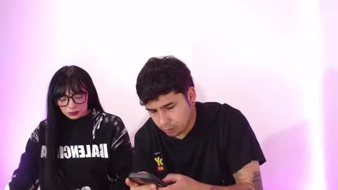 Snapshot of coupsextop chatting on October 4, 4:43 am Juli and Liam online show from October 4, 4:43 am