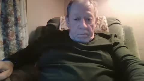 Snapshot of courieral1 chatting on October 25, 6:57 am courieral1 online show from October 25, 6:57 am