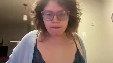 cozy_qt94 online show from May 7, 1:34 am