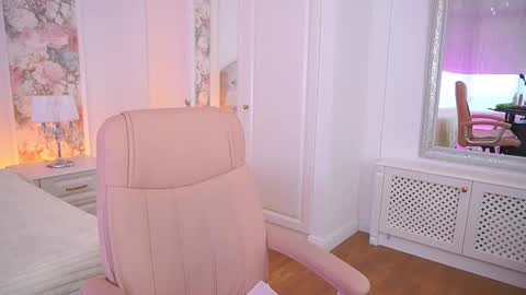 cozymell online show from March 23, 2:11 pm