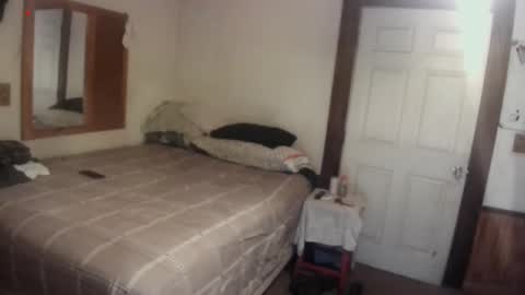 Back Woods Couple online show from December 5, 8:06 pm