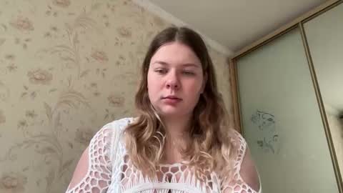 Snapshot of crave_elise chatting on September 12, 10:39 am Elise online show from September 12, 10:39 am
