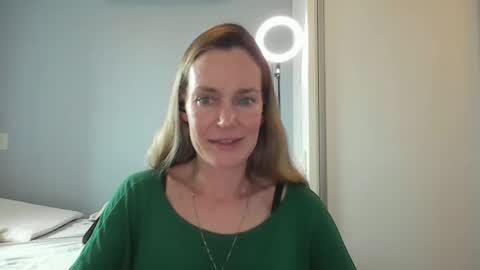 Anny online show from November 18, 4:10 pm