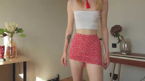Snapshot of crazyhotrussian chatting on September 25, 3:35 am Mari Rehabilitation after surgey 12 -27 november. Support me when i offline C online show from September 25, 3:35 am