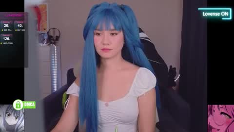 Snapshot of creammeow chatting on September 29, 2:21 am Alina online show from September 29, 2:21 am