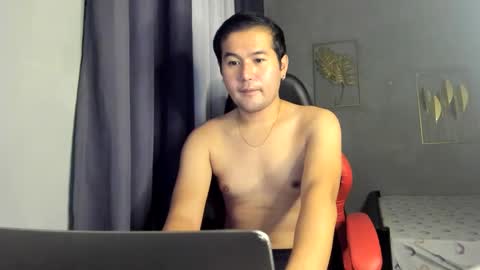 Snapshot of creamynow chatting on December 22, 7:22 am BareCreamyCum online show from December 22, 7:22 am