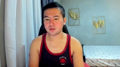 Snapshot of creamynow chatting on February 4, 12:11 pm BareCreamyCum online show from February 4, 12:11 pm