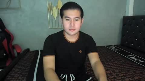 Snapshot of creamynow chatting on December 13, 12:39 pm BareCreamyCum online show from December 13, 12:39 pm