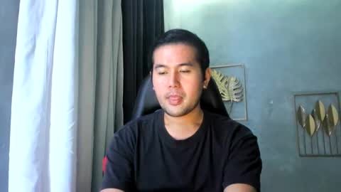 Snapshot of creamynow chatting on January 2, 8:35 pm BareCreamyCum online show from January 2, 8:35 pm