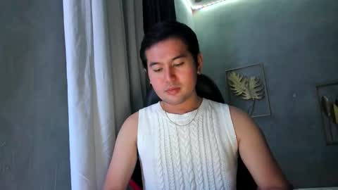 Snapshot of creamynow chatting on January 5, 12:21 pm BareCreamyCum online show from January 5, 12:21 pm