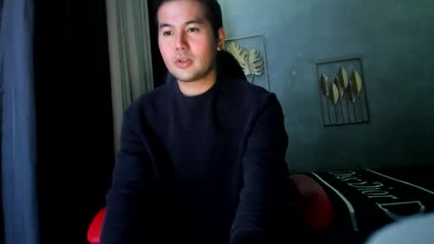 Snapshot of creamynow chatting on December 25, 6:19 pm BareCreamyCum online show from December 25, 6:19 pm