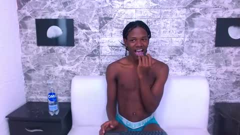 CriisBrown  online show from November 13, 3:15 pm