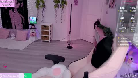 Crimson Kitten online show from April 18, 3:52 am